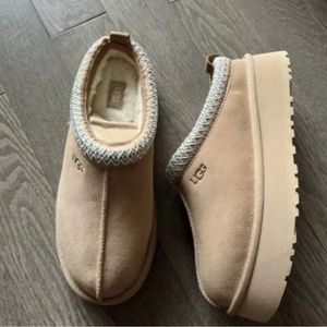 UGG Tasman Slippers size 9 womens